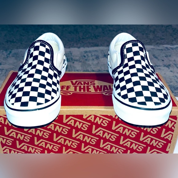 🔥SOLD🔥 Vans Checkerboard Slip-On (Blk/Wt), Size Wmns 4.5 / Youth Size 3:$40 - Picture 3 of 11